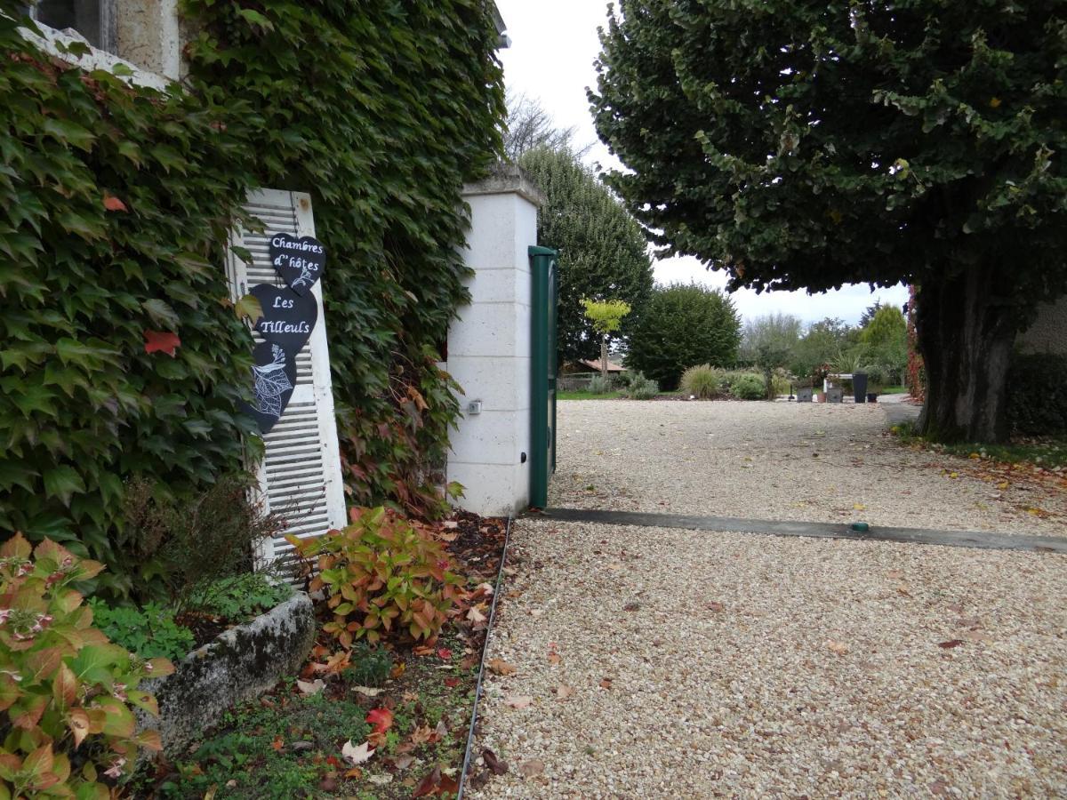 Les Tilleuls - Chambres D'Hotes - La Rochefoucauld Exteriér fotografie